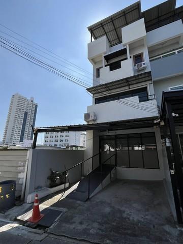 ให้เช่าโฮมออฟฟิศ 4 ชั้น 22 ตร.ว. หลังมุม ย่านบางนา อุดมสุข ใกล้เซนทรัลบางนา 1