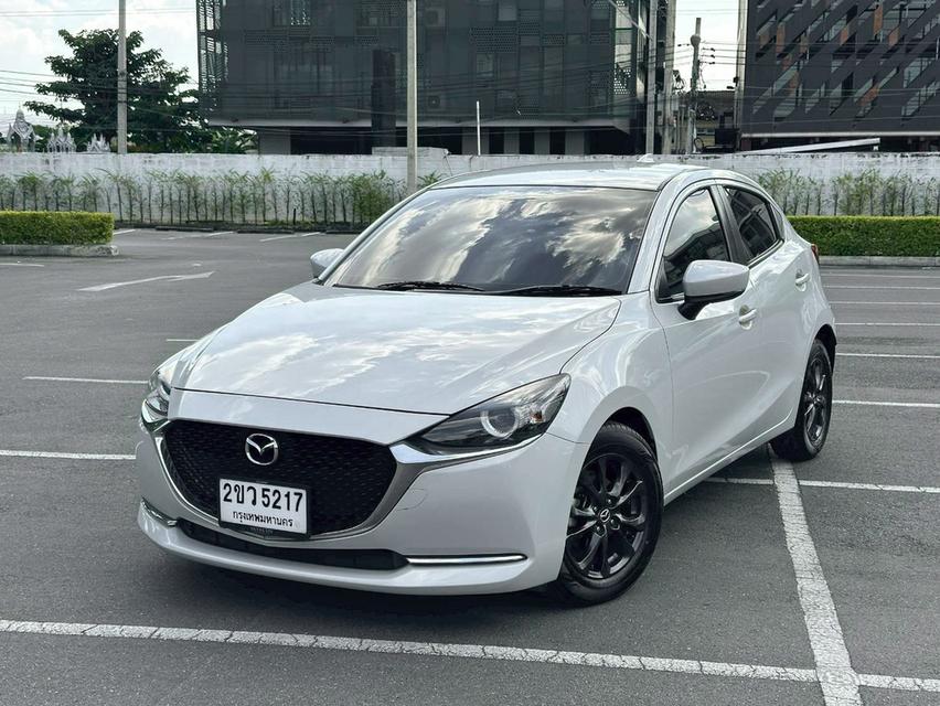 MAZDA 2 1.3 Sport S Leather เกียร์ Auto สีขาวมุกพรีเมียม (Snowflake White Pearl) ปี 2022 แท้