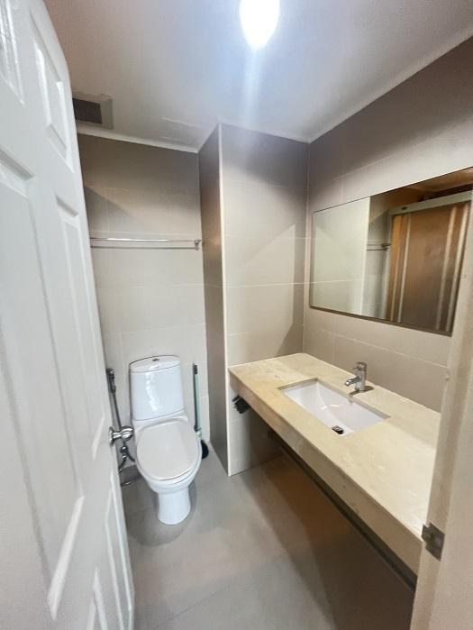 เช่าถูก 10,000 บาท ** 1 ห้องนอน ** รหัส 060049 ** ลุมพินี สวีท ปิ่นเกล้า ** ติดรถไฟฟ้า บางยี่ขัน ** 088-398-3835 MR.BOAT 12