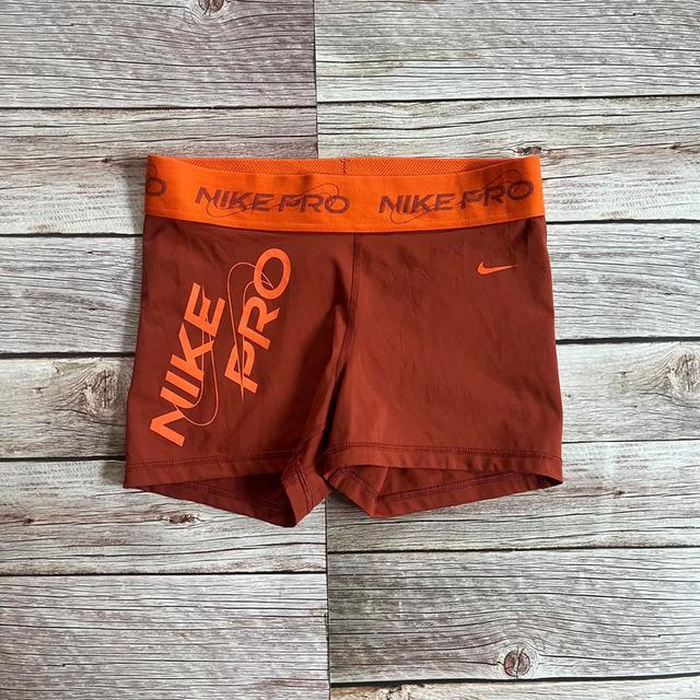 nike pro รัดกล้าม สีส้มสวยๆ