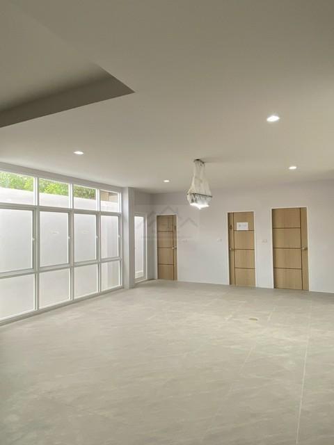 ให้เช่าโฮมออฟฟิศ 4 ชั้น 900 ตร.ม. ซอยอ่อนนุช 70-1 ใกล้รถไฟฟ้าสถานีศรีนุช 8