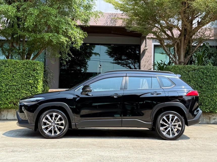 2021 TOYOTA CROSS HYBRID PREMIUM SAFETY รถมือเดียวออกป้ายแดง รถวิ่งน้อย เข้าศูนย์ทุกระยะ รถไม่เคยมีอุบัติเหตุครับ รูปที่ 5