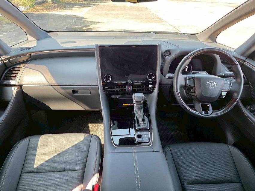 Toyota Alphard 2.5 Z 2WD TOP สีขาว ปี 2025 ไมล์ 30,000 กม. 10