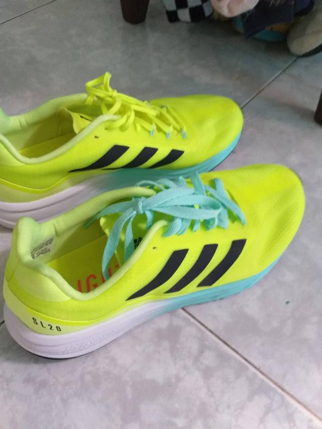 รองเท้าวิ่ง adidas แท้สีเขียวมือสองสภาพสวยใช้น้อยเบอร์ 44 5