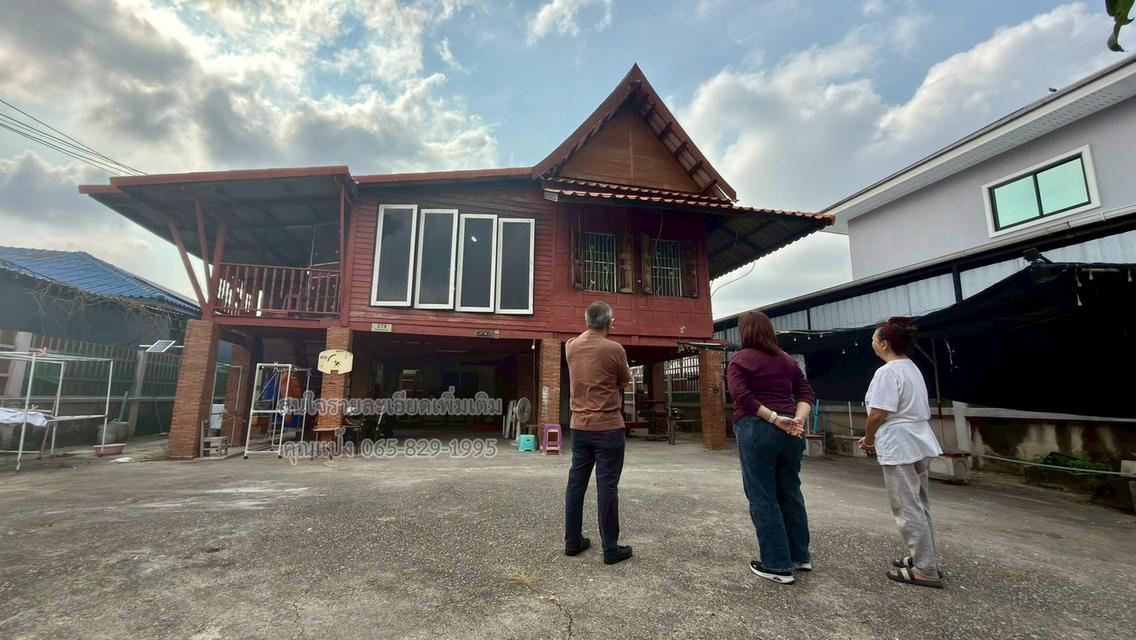 ขายบ้านเรือนไทยโบราณ ไม้สักแท้ อายุกว่า 100 ปี พร้อมที่ดิน 95 ตร.ว. 3