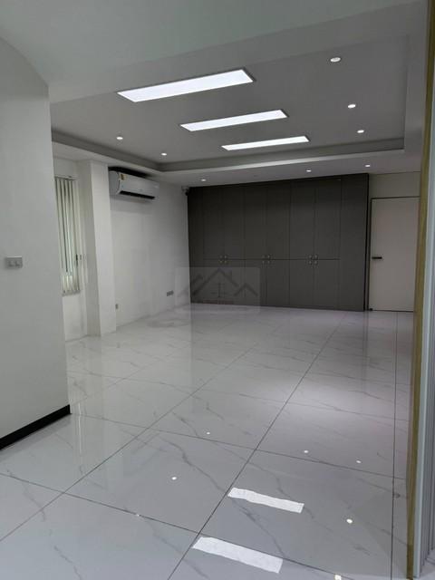 ให้เช่า ขาย โฮมออฟฟิศ 4 ชั้น 500 ตรม. โครงการ บี สแควร์ พระราม 9-เหม่งจ๋าย (B Square Rama9 - Mengjai) ซอย สหการประมูล ถนนประชาอุทิศ ใกล้เลียบด่วน ใกล้ 3