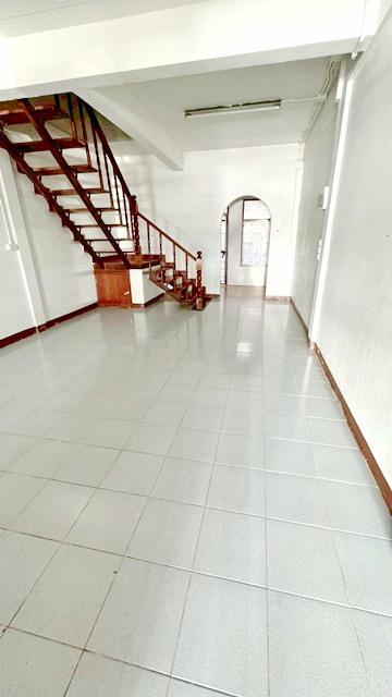 รัชดาภิเษก32 900ม. ลาดพร้าว35-41 Centralลาดพร้าว 2กม. เฟอร์ครบ 2แอร์ MRTภาวนา 1กม. MRTลาดพร้าว 1.3กม. ให้เช่าบ้านทาวน์เฮ 5