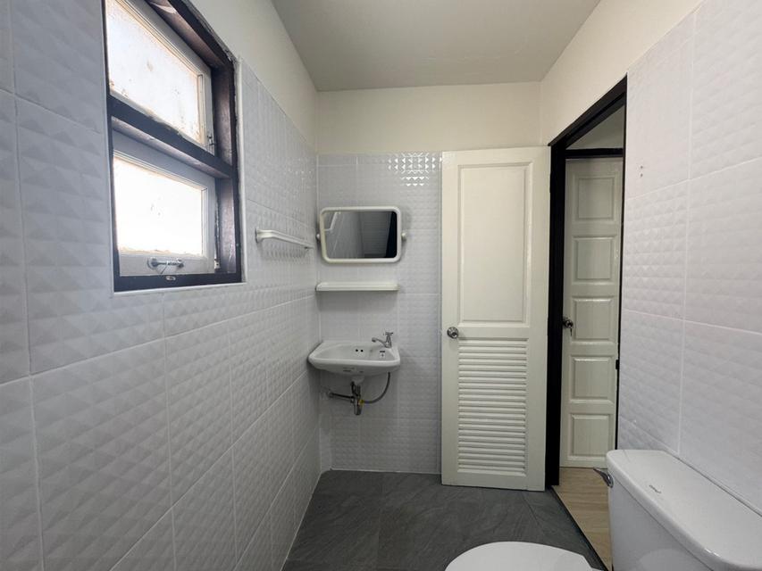 หมู่บ้านพนาสนธิ์ วิลล่า 10 เฉลิมพระเกียรติ 48 ทาวน์โฮมแปลงมุม 2 หลังติดกัน 47 ตรวา 3 นอน 2 น้ำ 10