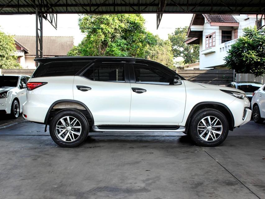 ขาย Toyota Fortuner 2.4V ปี20 4