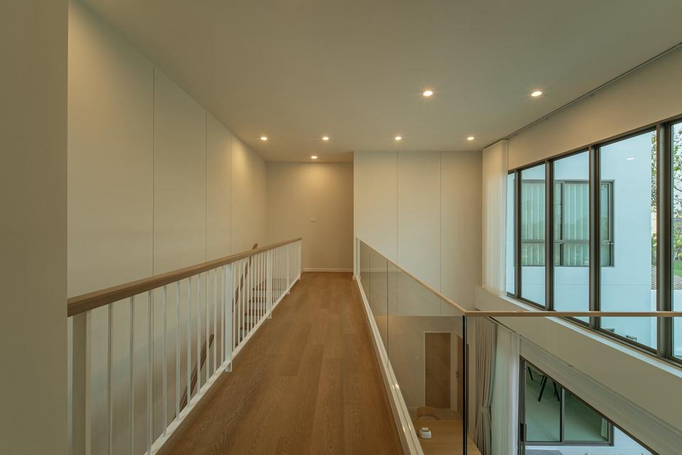 New Modern House Chiangmai 6.39 MB 3