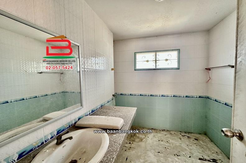 บ้านเดี่ยว เนื้อที่ 70 ตร.ว. หมู่บ้าน นันท์นลิน ปาร์คโฮม เฟส 3 (ซอยคู้-คลองสิบ 2) ถนนมิตรไมตรี แขวงคู้ฝั่งเหนือ เขตหนองจอก 10