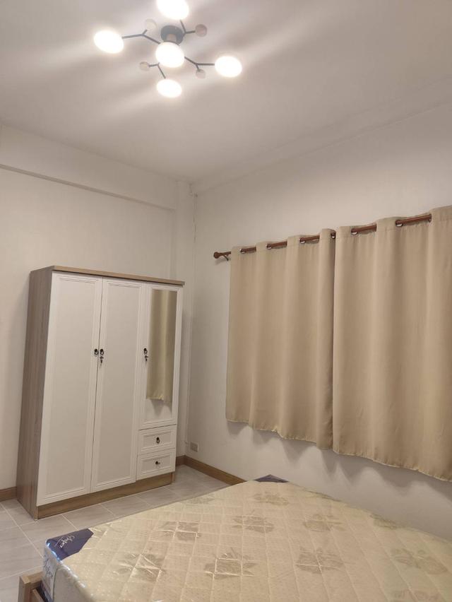 ห้องชุดรีโนเวทใหม่ 1 ห้องนอน 38 ตรม. 540,000 บาทฟรีโอน สนใจโทร 0638925888 4