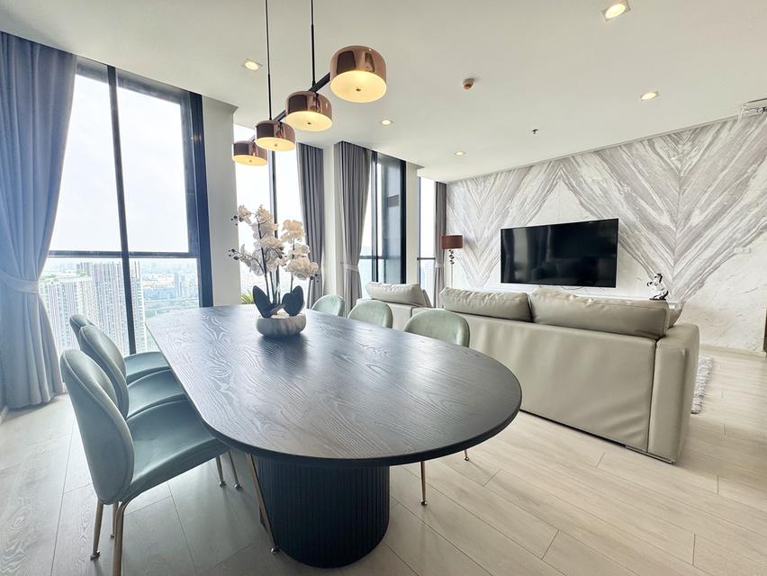 Ploenchit 2 Bedroom Sky Residence Unit 2