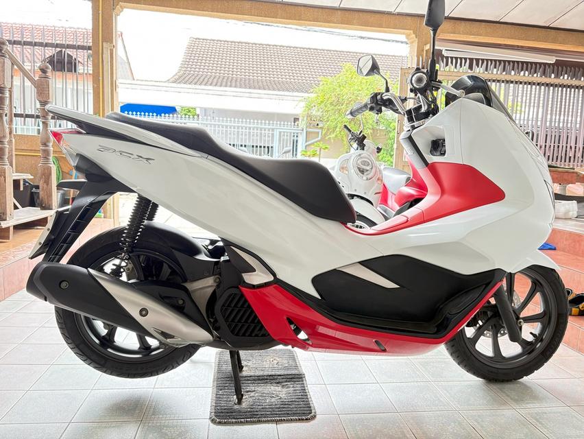 PCX150 รถมือเดียว สมุดคู่มือครบ เจ้าของดูแลดี สภาพใสกริ๊บ ชุดสีสวย เครื่องเดิม เอกสารครบ ลองขับได้ วิ่ง10000 กลางปี62 6