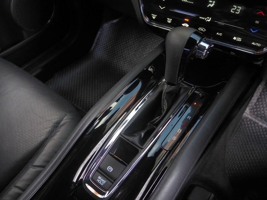 Honda HRV 1.8 RS Top  10