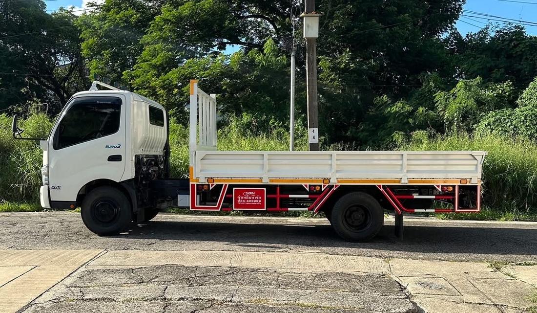 Hino XZU 720R รถบรรทุก 6 ล้อเล็ก  2