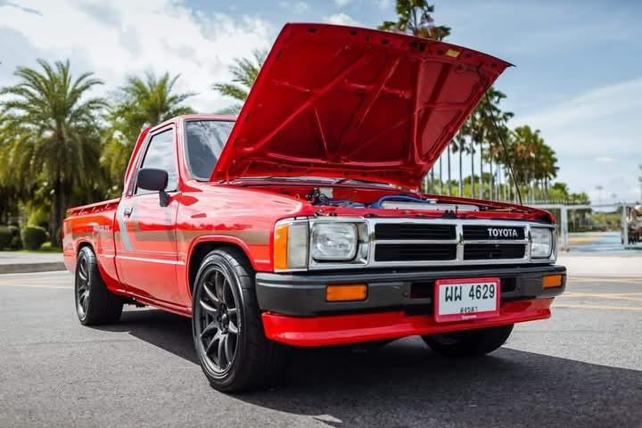 Toyota Hilux Hero สีแดงสวย 6