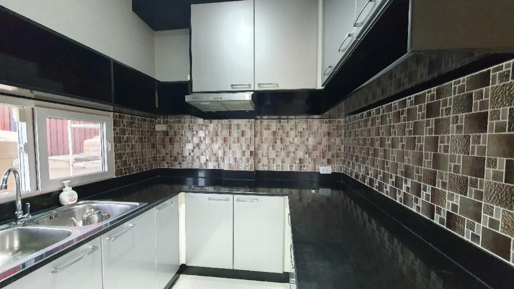 ขาย/เช่า ทาวน์โฮม 3 ชั้นหลังมุม สวยกว้างขวาง ทำเลดี ย่านรามอินทรา วัชรพล สุขาภิบาล 5 9