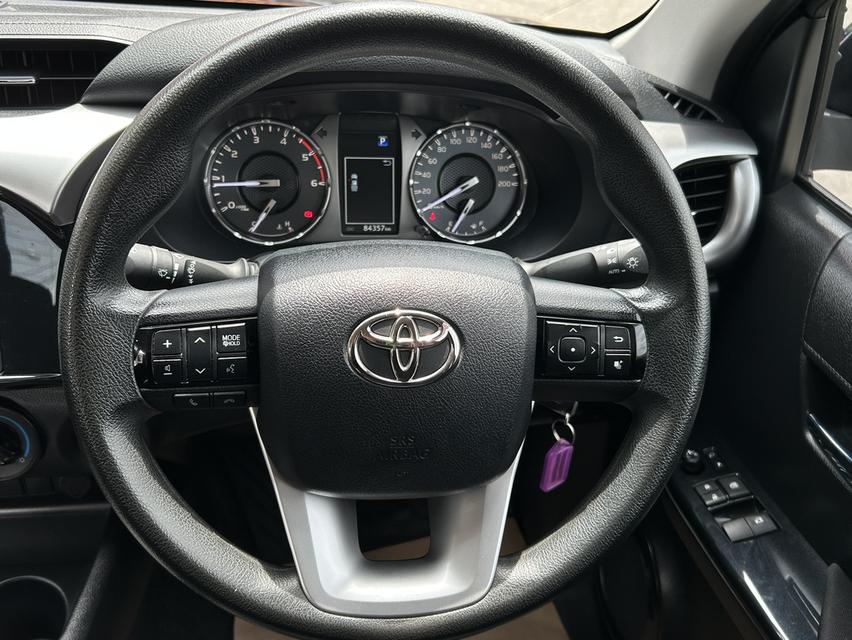Toyota Hilux Revo 2.4 Entry Smart Cab Prerunner AT ปี 2021  ผ่อน 8,957 บาท รูปที่ 9