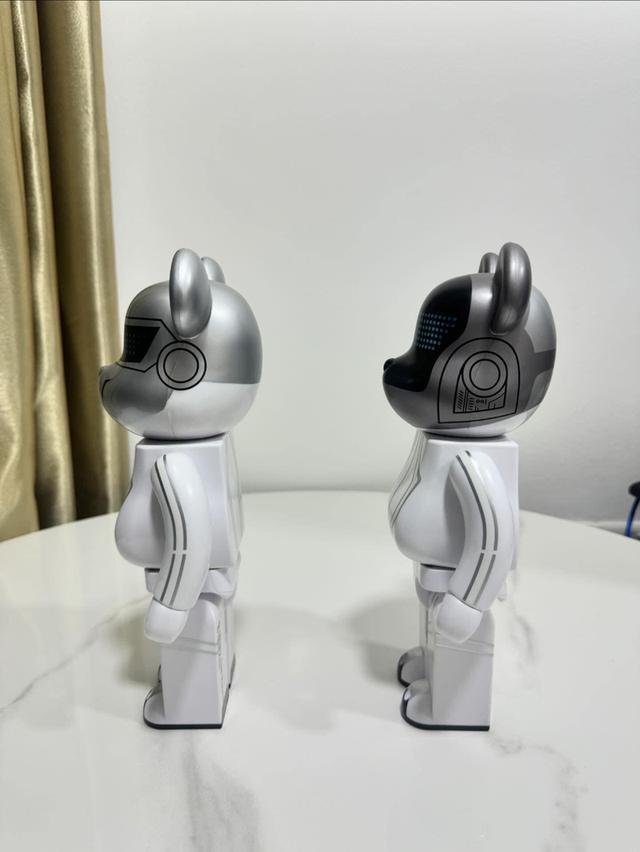 Bearbrick tron leagcy daft punk 2 ตัว 4