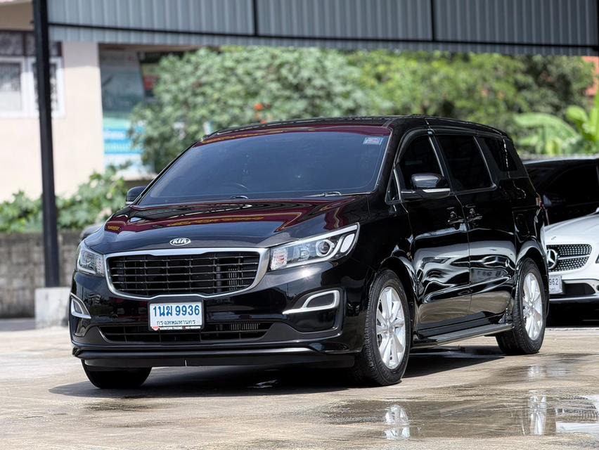 KIA GRAND CARNIVAL 2.2 LX ปี 2020 โฉม ปี14-21 สีดำ เครื่องยนต์ดีเซล