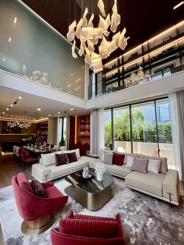 VIVE กรุงเทพกรีฑาตัดใหม่ ใกล้ รร.นานาชาติ บ้านเดี่ยว 3 ชั้น พร้อม Glass House โทร 081-8119186 4