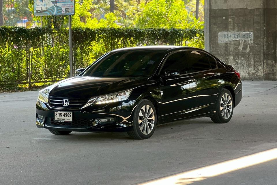 ðĨāļāļĢāļĩāļāļēāļ§āļāđ āļĢāļāļŠāļ§āļĒ āļāļĢāđāļāļĄāđāļāđ Honda Accord 2.4 EL AT āļāļĩ 2014