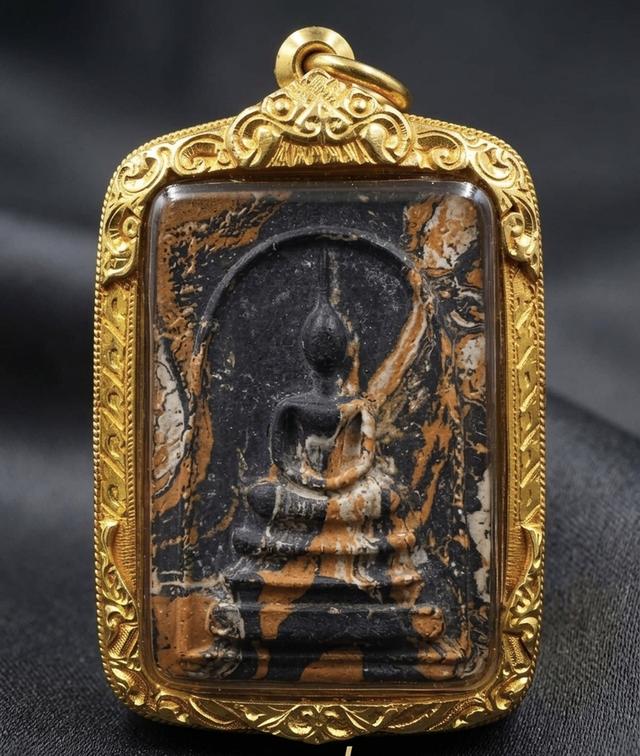 สมเด็จลายเสือ หลวงปู่มุม