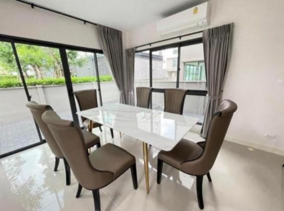 For Rent ให้เช่าบ้านเดี่ยว / บ้านแฝด 3 ชั้น โครงการ บ้านกลางเมือง รามอินทรา 83 สเตชั่น  3