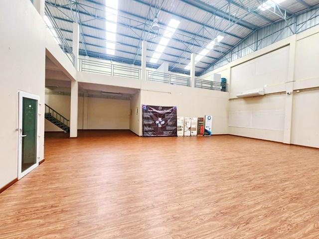 ที่ดินขนาดใหญ่กว่า 1 ไร่รามอินทรา14-34 ขายสำนักงาน 3อาคาร MRT มัยลาภ 1.2 กม.ดัง352ตรม. ขาย 32.89 ล้านบาท โกดัง 2