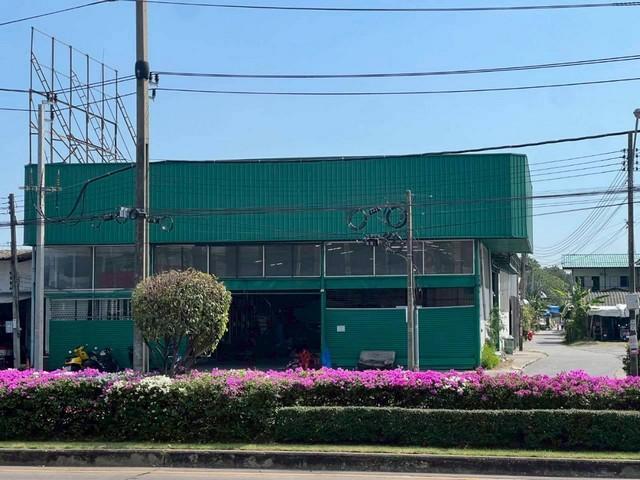 ให้เช่าโกดัง 714 ตร.ม. อยู่บนเนื้อที่ 1 ไร่กว่า ซ.เสรีไทย 40 ติดถนนใหญ่ ใกล้ mororway 2