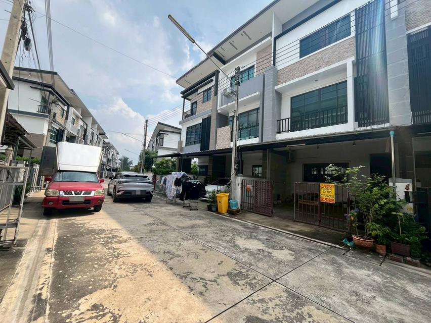 ขายบ้าน 3 ชั้น หมู่บ้านลิฟวิ่งเรสซิเดนซ์รังสิต-ราชพฤกษ์ 2