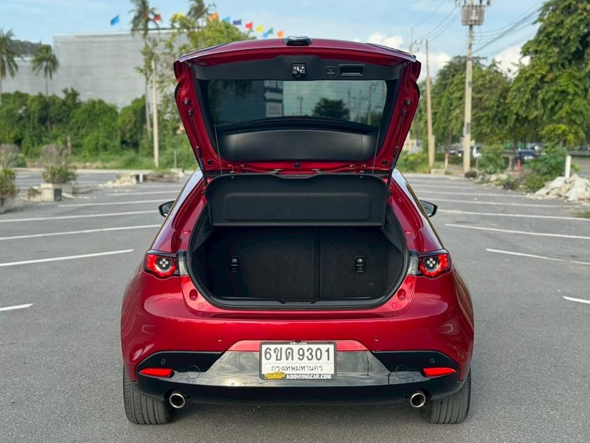 MAZDA 3 SKYACTIVE Hatch 5dr  S Sports SA 6sp FWD 2.0i Y2020 (MNC) สีแดง เกียรออโต้  5
