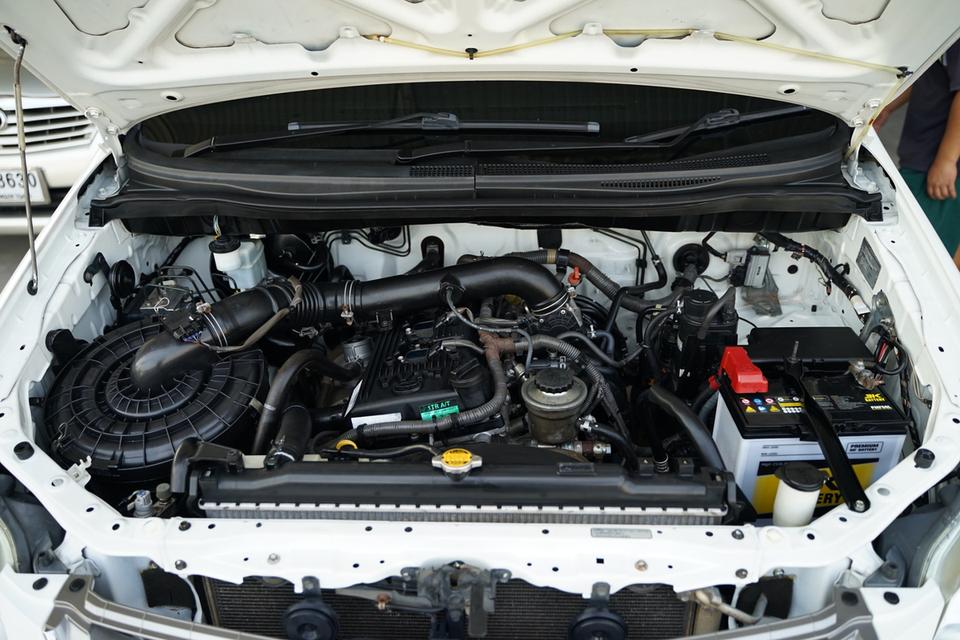 2013 TOYOTA INNOVA 2.0V 8