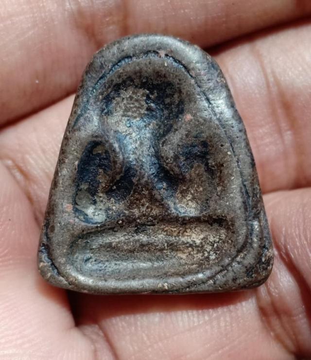 พระปิดตาพิมพ์หลังแบบหลวงพ่อแก้ววัดสุวรรณ