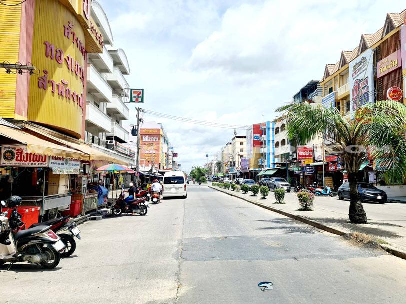 อาคารพาณิชย์ ( นวนคร ) ถ.พหลโยธิน ต.คลองหนึ่ง อ.คลองหลวง จ.ปทุมธานี 10