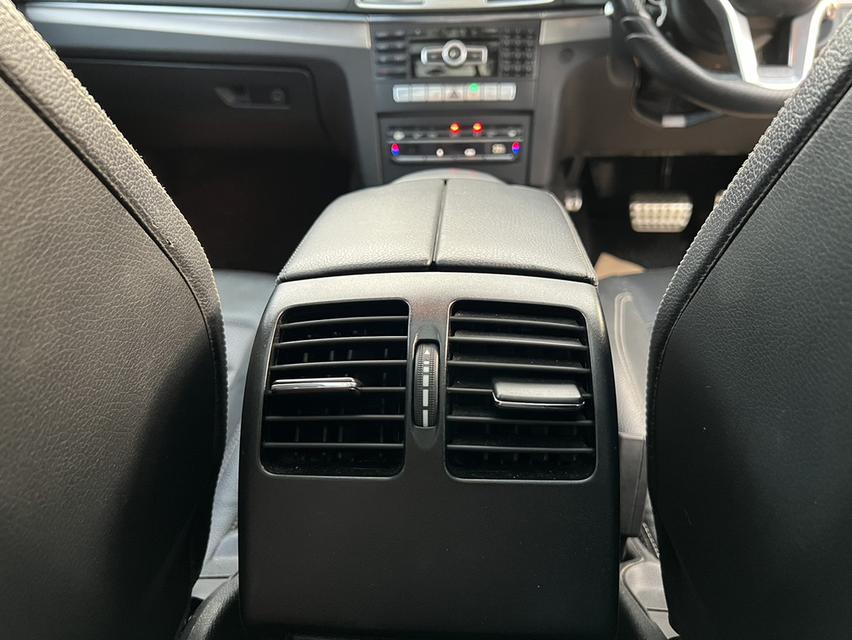 Benz E200 Coupe AMG ( Facelift ) ปี 2013 สภาพดี สีพิเศษ 19