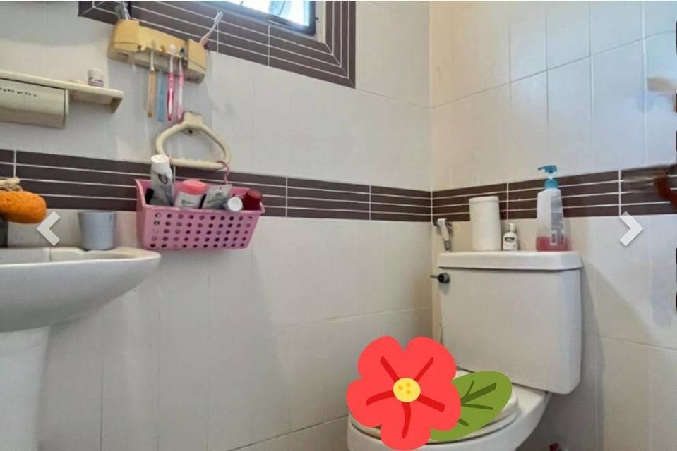 ขายทาวน์เฮ้าส์ 2 ชั้นมือสอง หมู่บ้านริมสวนธนานนท์ (Baan Rim Suan Thananon) หลังมุม เนื้อที่ 30.6 ตร.วา ใกล้รถไฟฟ้าสายสีม่วงสถานีบางรักน้อยท่าอิฐ 9