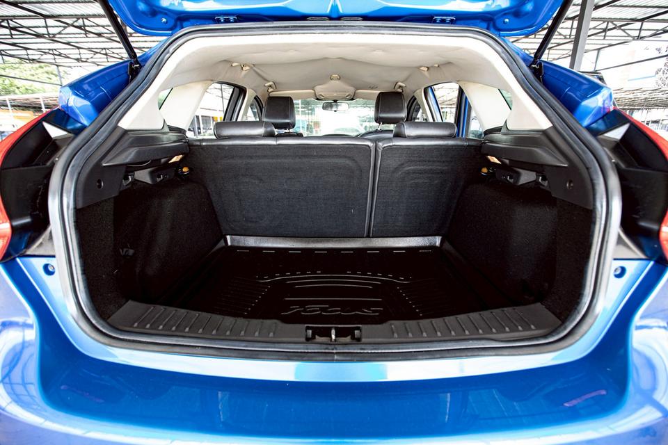 Ford focus 2.0 Sport 5 ประตู ปี 2013 สีน้ำเงิน มือเดียวป้าย  14