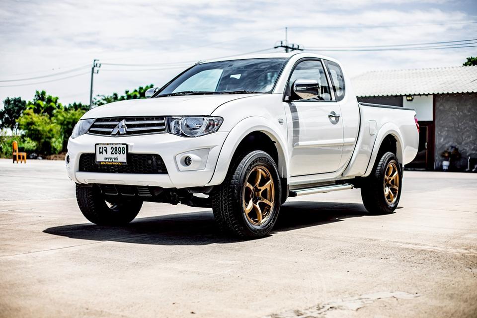Mitsubishi Triton PLUS MEGA CAB 2.5 GLX เกียร์ธรรมดา ปี 2012 สีขาว