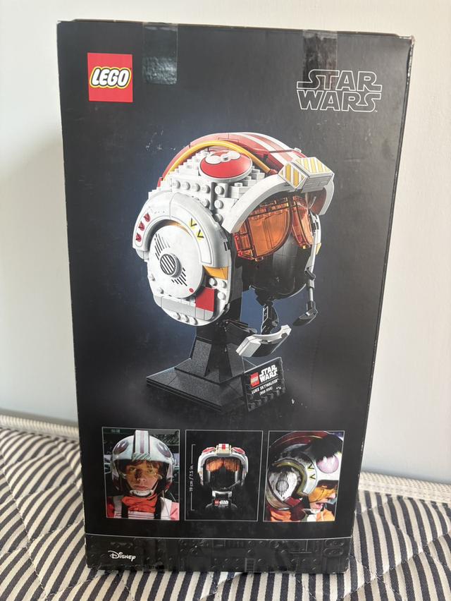 LEGO Star Wars Luke Skywalker (Red Five) Helmet (75327)