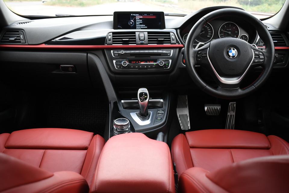 Bmw 320d SPORT 4