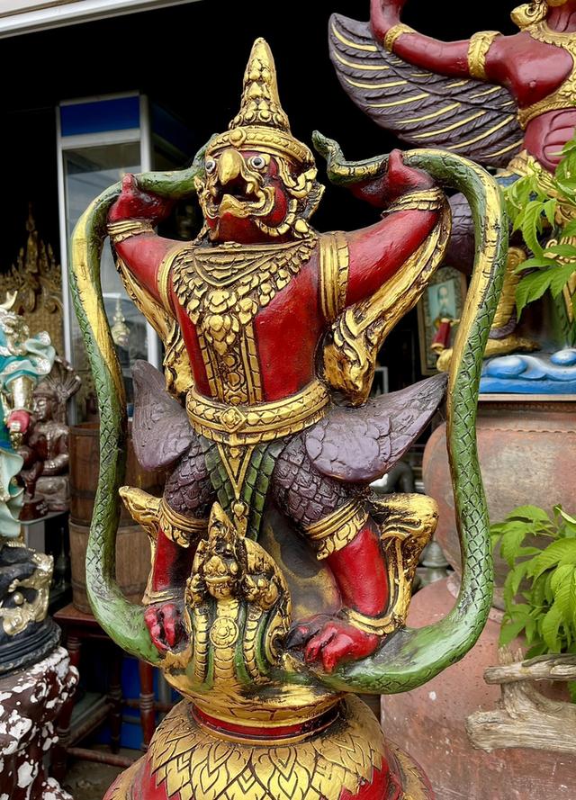 พญาครุฑยุดนาค ครุฑตั้งโต๊ะบูชา พญาครุฑจับนาค ขนาดสูง80ซม