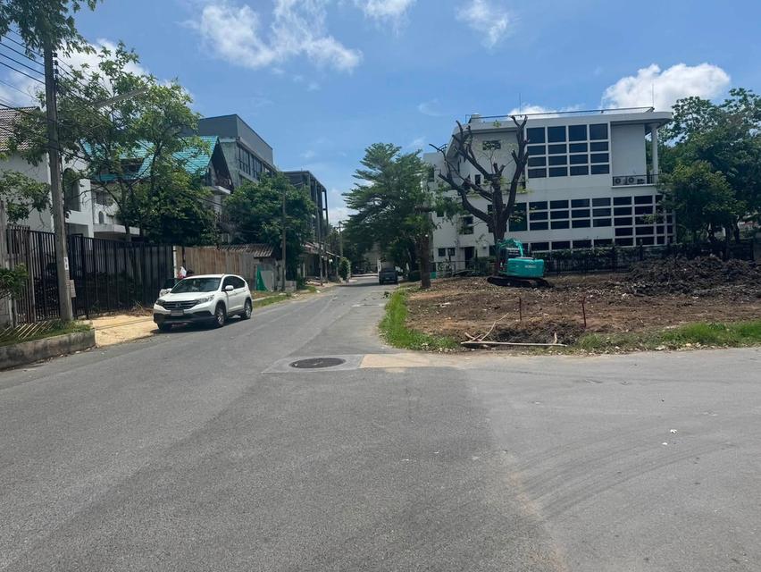 ขายที่ดิน หลังห้างพาราไดซ์ เข้าสวนกลวง ร.9 เพียง 550 เมตร เพื่อนบ้านดี 6