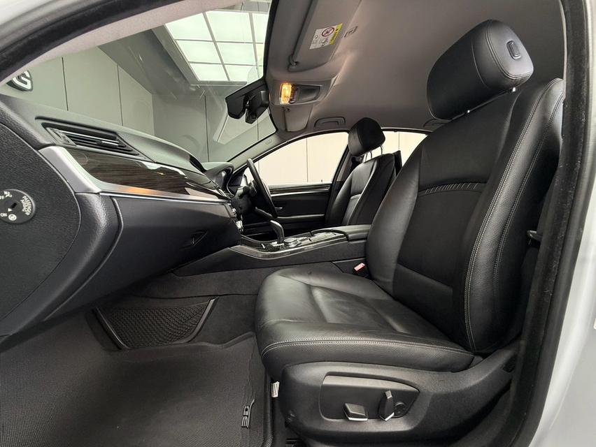 BMW SERIES 5, 528i LUXURY โฉม F10 ปี10-17 ปี2015สีเทา เครื่องยนต์เบนซิน 4 สูบ TwinPower Turbo 218 แรงม้า 🚀🚀 ไมล์แท้ 259,472 km. พร้อมป้ายทะเบียน✅✅ รูปที่ 10