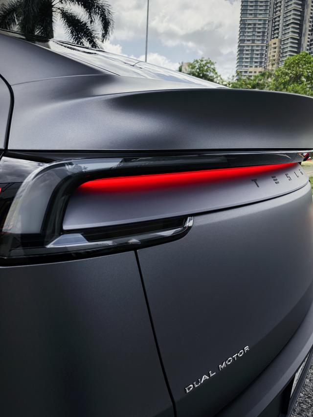 2025 Tesla Model Y long range AWD ** LAUNCH SERIES ** Limited Edition รูปที่ 12