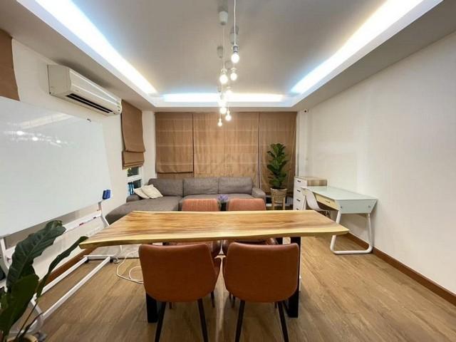 ให้เช่าทาวน์โฮม 3 ชั้น + ดาดฟ้า 180 ตรม. 4 ห้องนอน ใกล้ MRT รัชดาภิเษก เดินเพียง 5 นาที 8