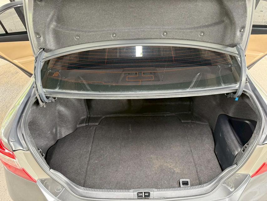 Toyota Camry 2.5 Hybrid CD AT ปี 2013 17