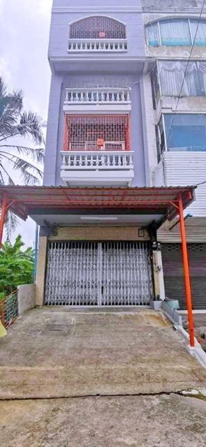 หลังมุม 24 ตร.วาARLลาดกระบัง 749ม.ให้เช่าอาคารพาณิชย์ 4.5 ชั้น .ร่มเกล้า 385ตร.ม. ถนนใหญ่ 5 นอน 4 น้ำ 1