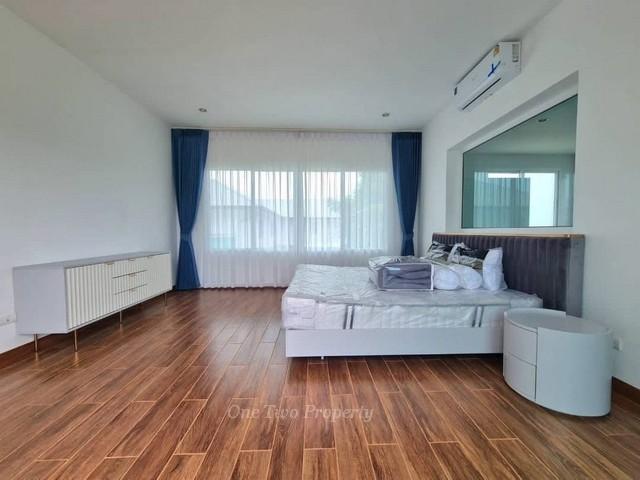 ขายพูลวิลล่าติดทะเล หมู่บ้าน ซีบรีซ วิลล่า พัทยา แยกกระทิงลาย 9